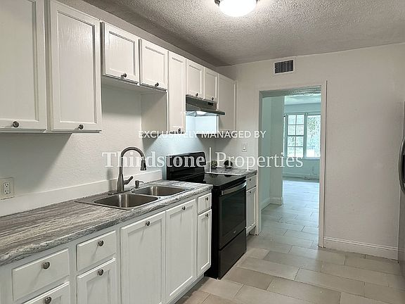 3rd image of 3333 Hickorynut St