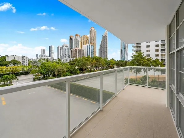 230 174th St APT 404, Sunny Isles Beach, FL 33160