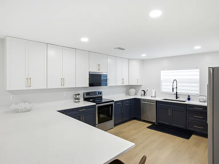 1530 Mackintosh Blvd — Photo 11