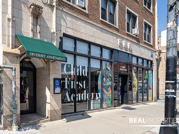 2nd image of 818 W Diversey Pkwy #8c5319f2e