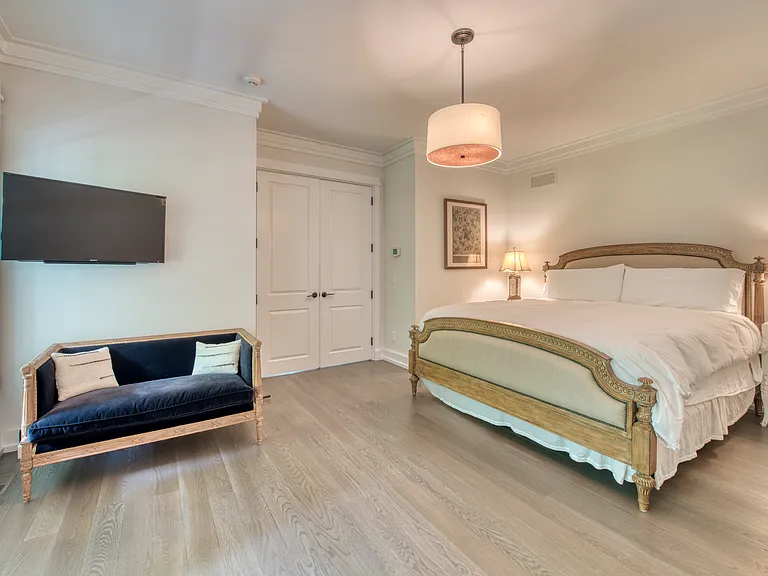 5 Barclay Ct — Photo 6