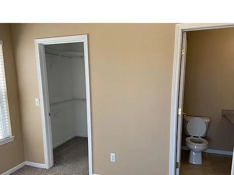 43021 Burlington Dr #101 — Photo 10