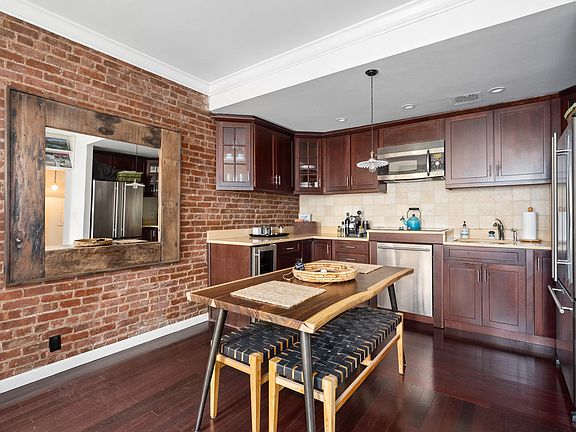 4th image of 329 W 21st St APT 3R