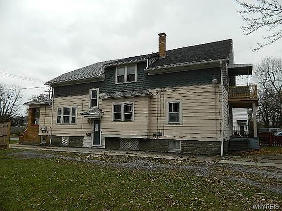 3rd image of 225 Kenmore Ave