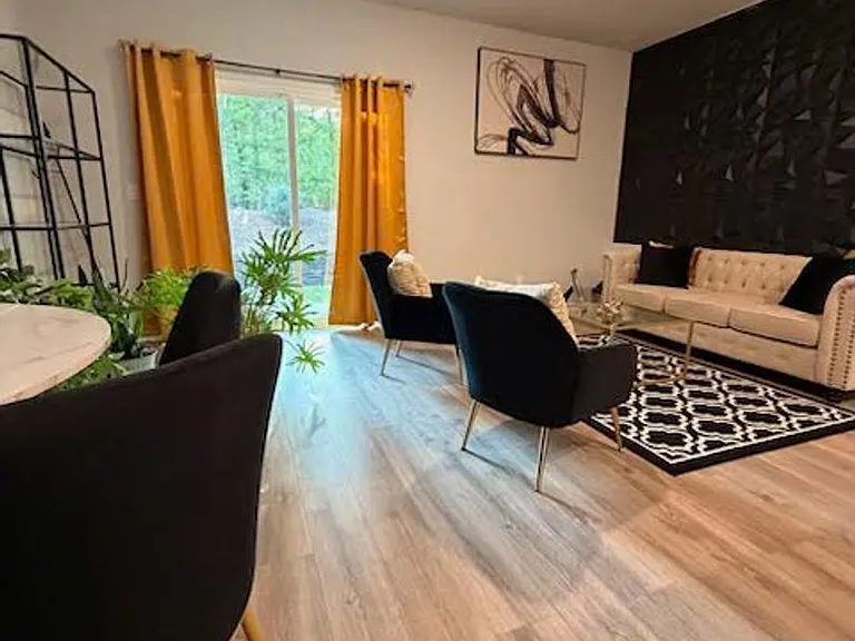 1030 Keyes Pl — Photo 3