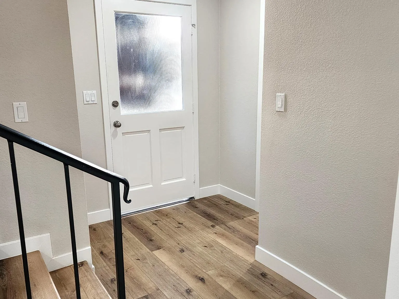 2 bed, 1.5 bath, 1200 sqft, $3,600 — Photo 4