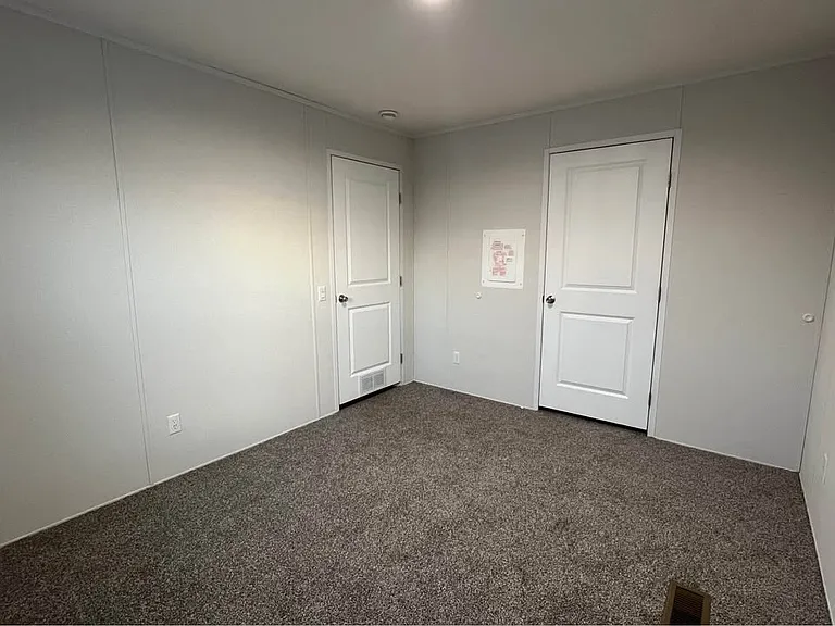 25213 Gratiot Ave #114 — Photo 7