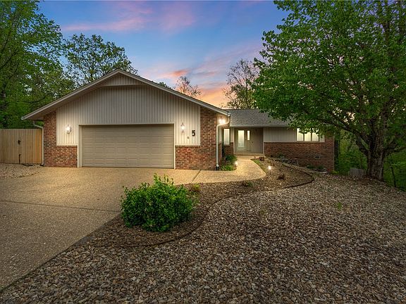 3rd image of 5 Eldridge Ln