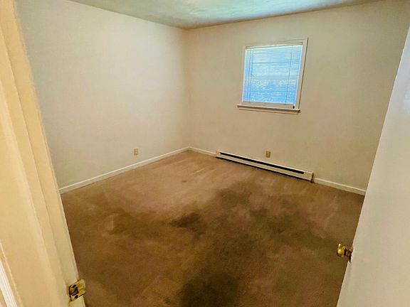 5th image of 7384 Kirby Cres #A