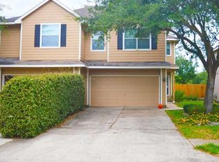 286 Brandy Ridge Ln, Dickinson, TX 77539