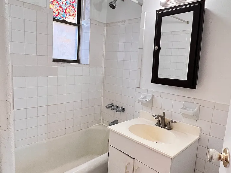 821 Bergen Ave #D7 — Photo 6
