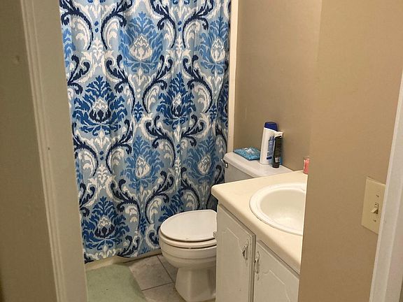4th image of 1112 N Montgomery St #1