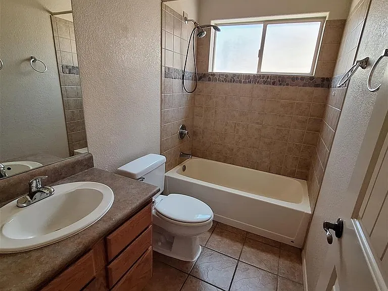 11785 E 28th Pl — Photo 9