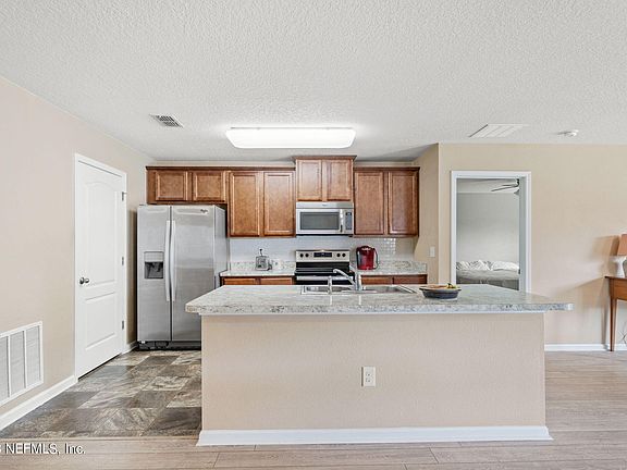 3rd image of 2339 BONNIE LAKES Drive
