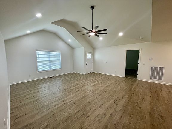 4th image of 100 Donald Dr