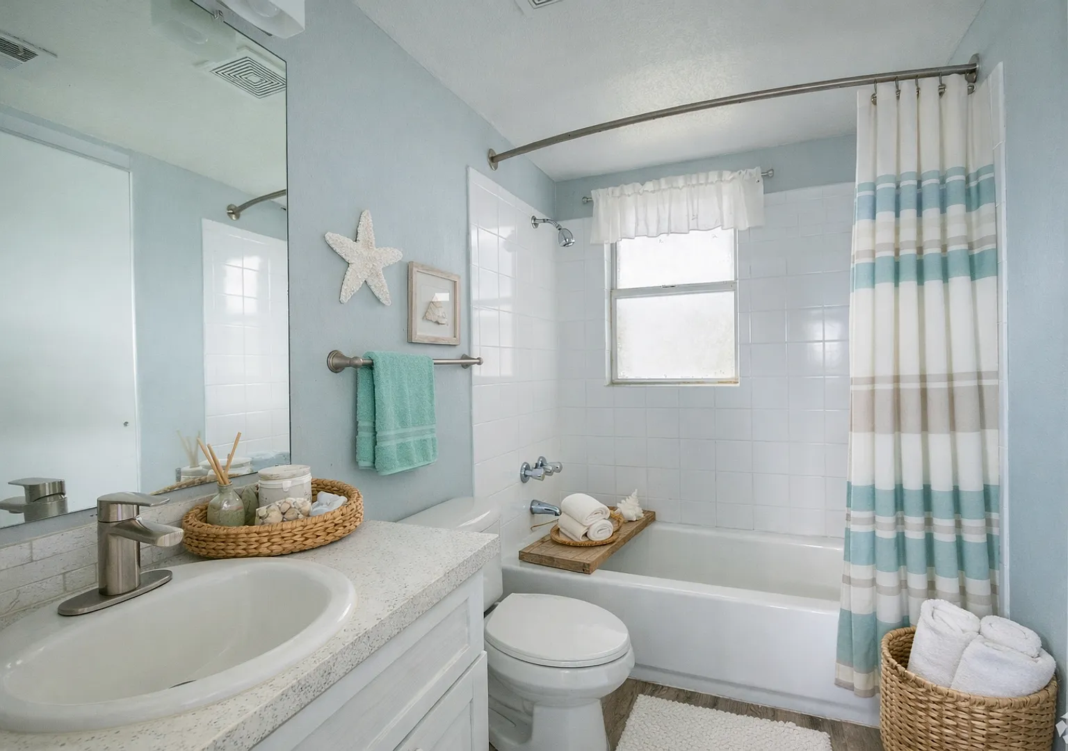 Azure East — Photo 2