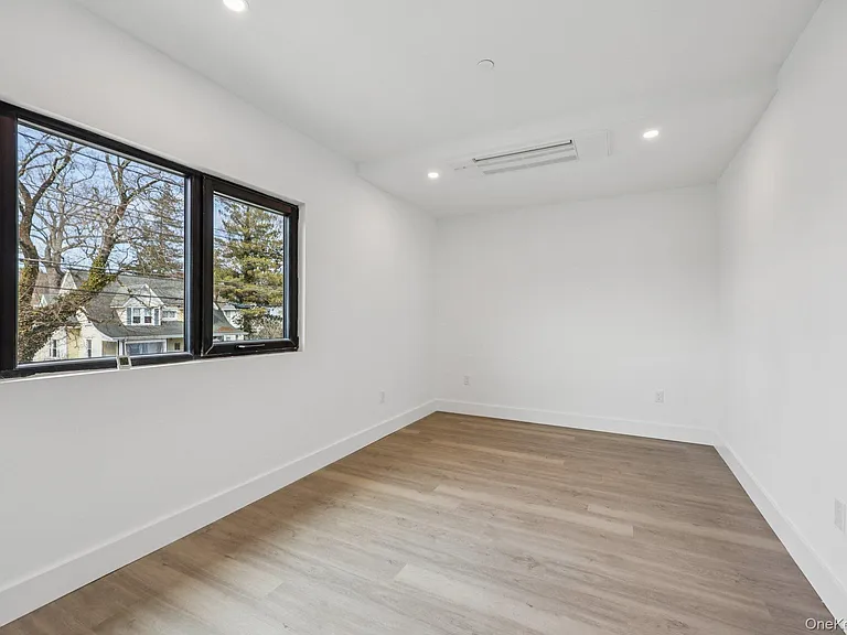 325 Manville #201 — Photo 16