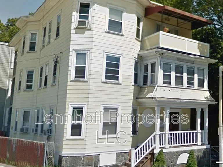 4 Glenway St #1 — Photo 2