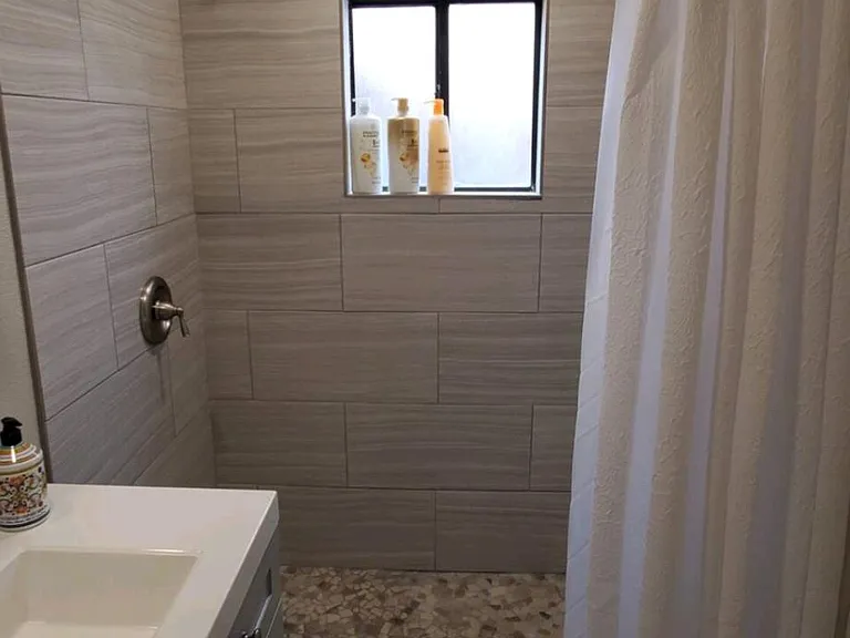585 Vance St — Photo 7