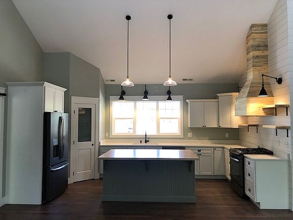 4th image of 148 Meadow View Ct