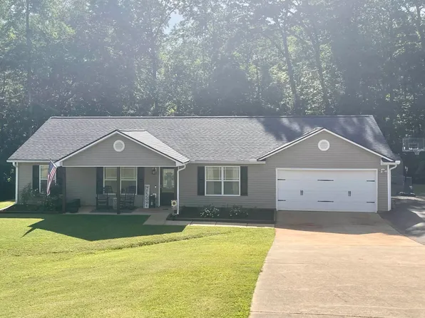 36 Savannah Place Dr, Lagrange, GA 30240