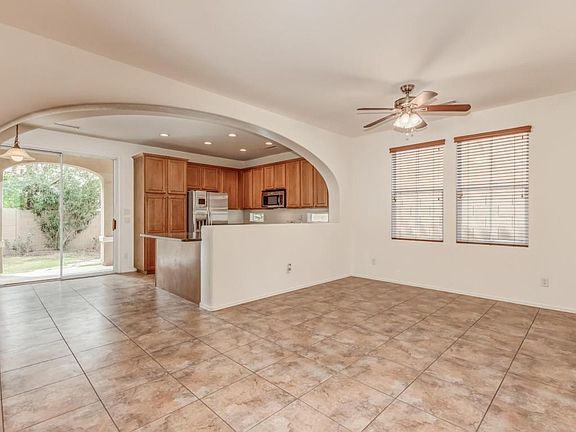 5th image of 1073 W Dawn Dr