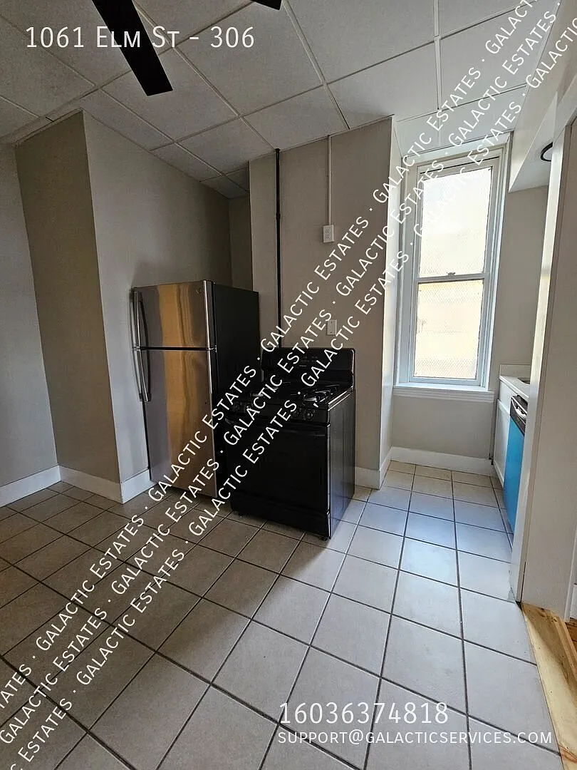 One Bedroom Apartment in Downtown Manchester — Photo 3