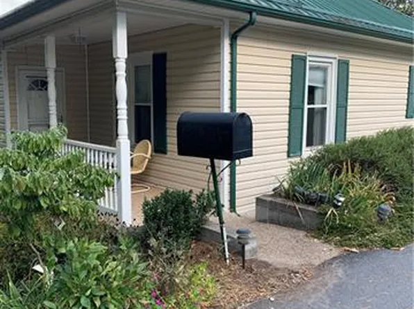 113 Crayton St, Morganton, NC 28655