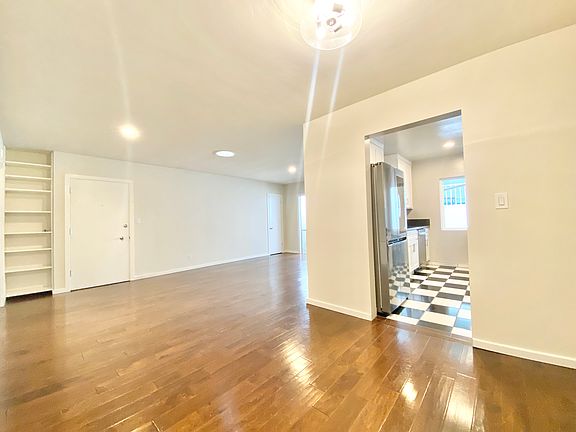 3rd image of 8231 De Longpre Ave APT 7