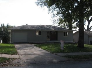 7209 Wood River Dr, Bellevue, NE 68157