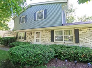 3635 S Cottonwood Rd, New Berlin, WI 53151