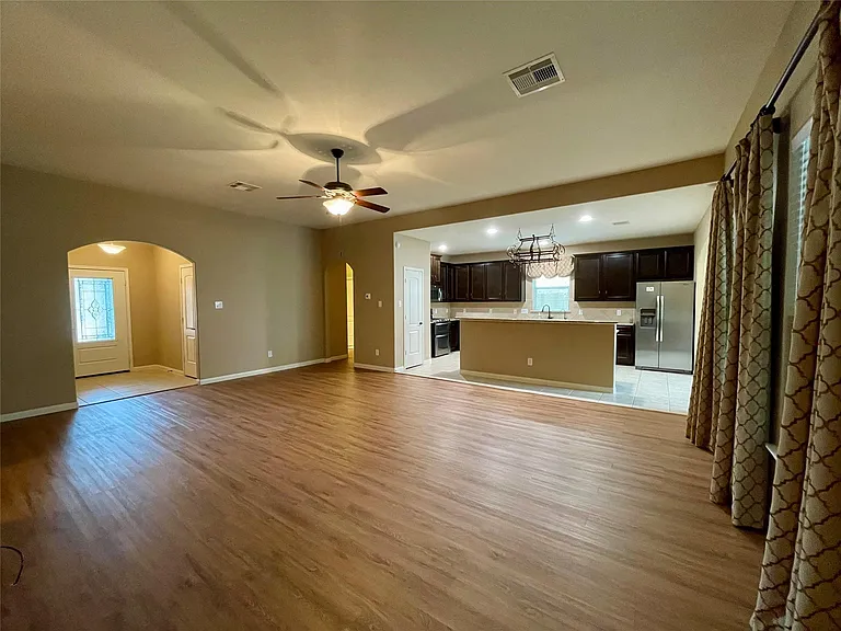 2035 Borthwick Ln — Photo 7