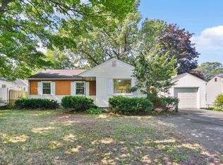 11 W Canton Cir, Springfield, MA 01104