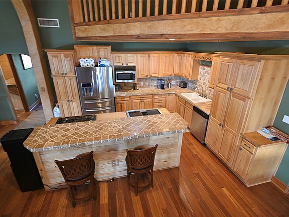 4th image of 2377 Casino Rd