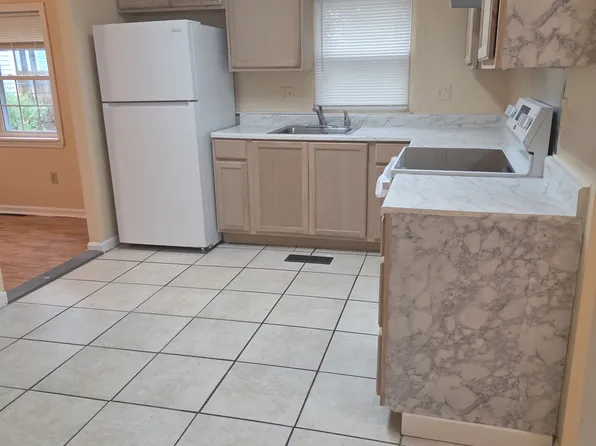 (undisclosed Address), Leominster, MA 01453