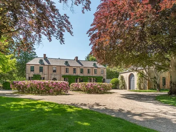 55 Waldingfield Rd, Ipswich, MA 01938