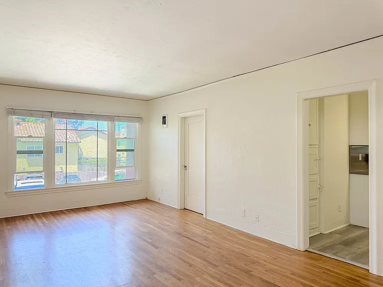 3772 Park Blvd #8 — Photo 2