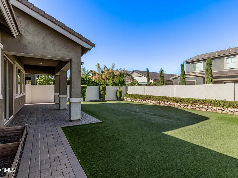3056 E Appaloosa Rd — Photo 33