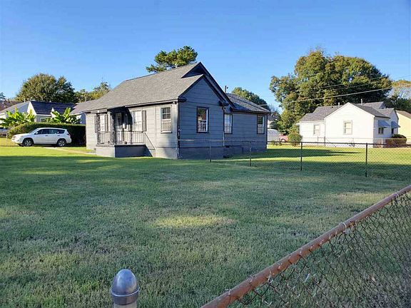 3rd image of 498 Rosewood Ave