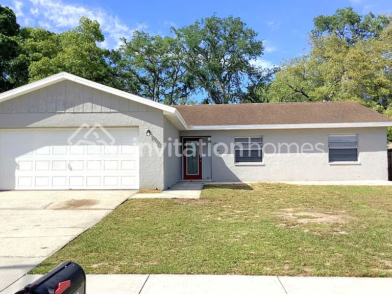 1304 Village Ct — Photo 1
