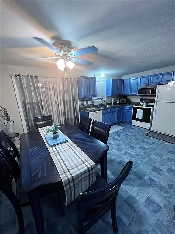 2 bed, 1.0 bath, 1008 sqft, $2,000 — Photo 2