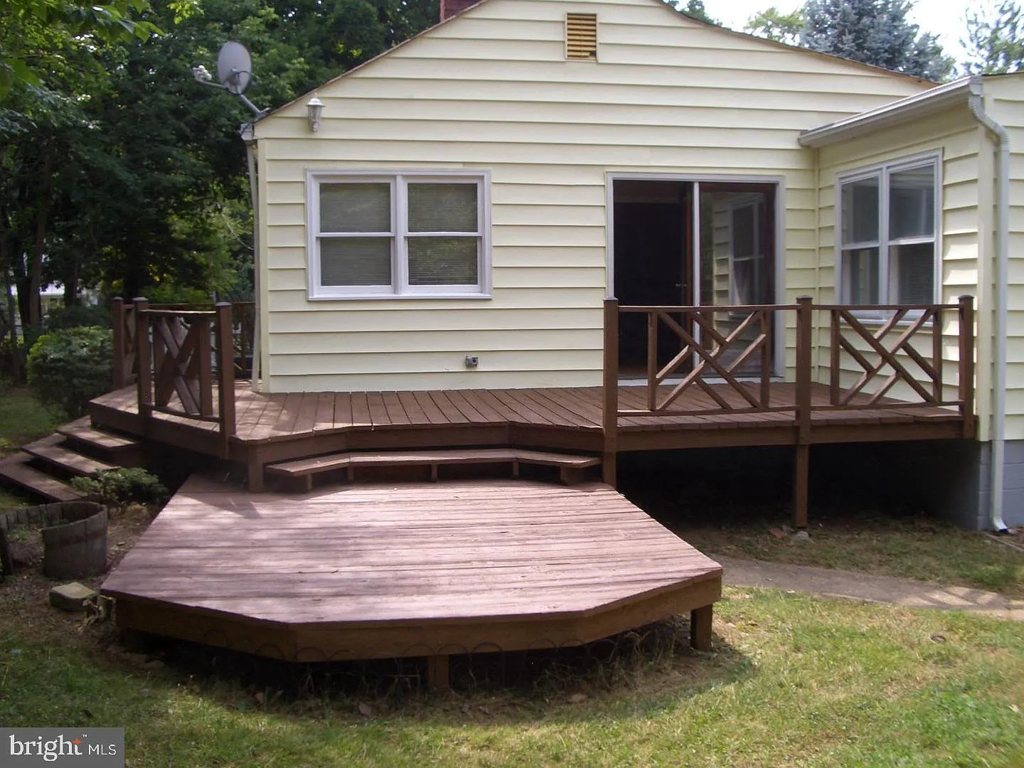 3 bed, 2.0 bath, 1356 sqft, $3,250 — Photo 3