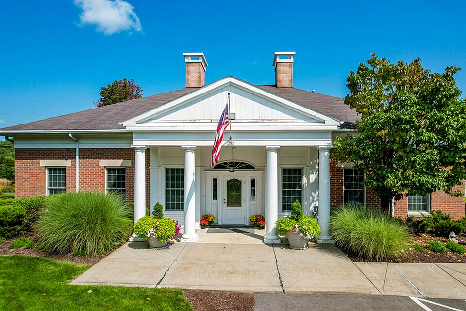 Clubhouse Front