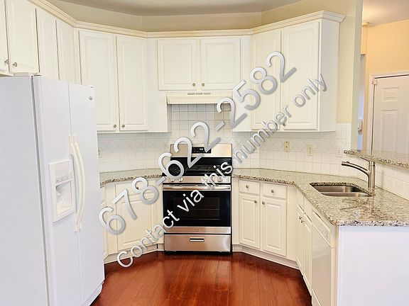 For Rent: $2,700 (4 beds, 3 baths, 2,469 Square Feet)