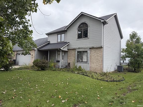 2nd image of 8522 Summerset Pl