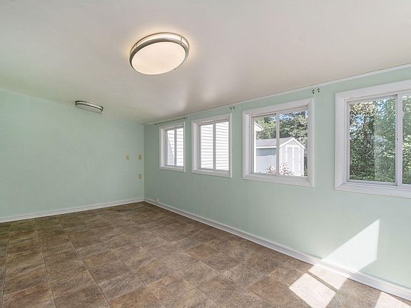 2nd image of 137 Laurel Dr