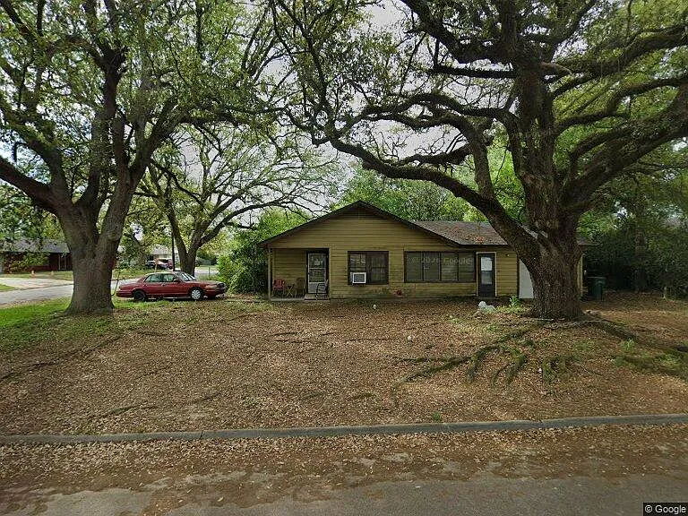 1019 Ruby Ln — Photo 1