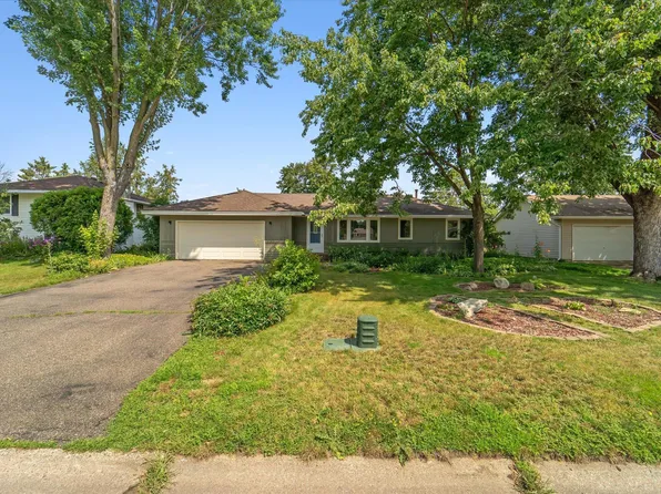181 Strese Ln, Apple Valley, MN 55124