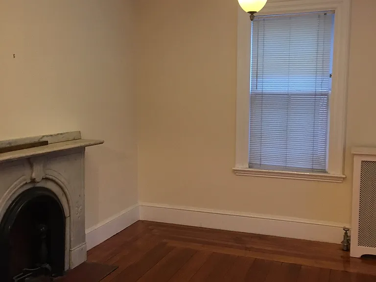 7 Burr St #1 — Photo 4