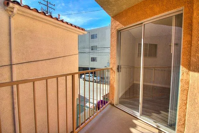 1365 Newport Ave #304 — Photo 4